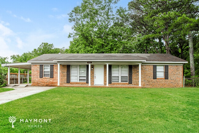 property at 1011 Hillwood Dr SW