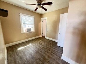 4060 Oakcrest Dr in San Diego, CA - Building Photo - Building Photo