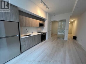 357 King St W in Toronto, ON - Building Photo - Building Photo