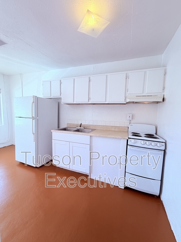 property at 2411 S 6th Ave