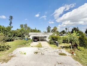 603 64th Ave W in Bradenton, FL - Foto de edificio - Building Photo