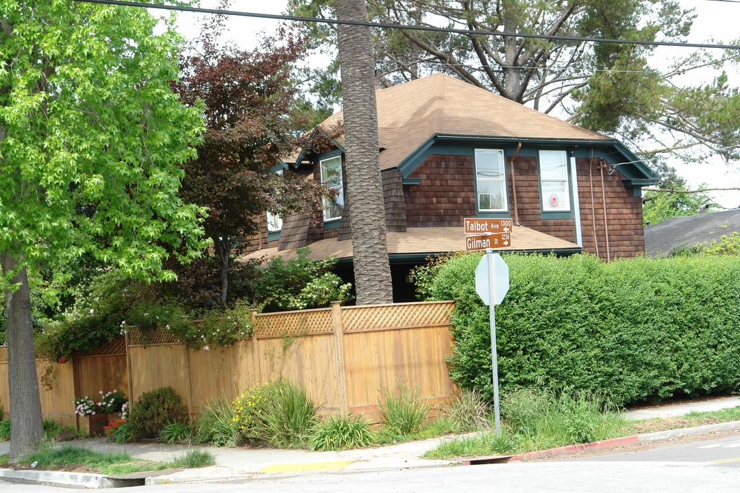 1221 Gilman St in Berkeley, CA - Building Photo