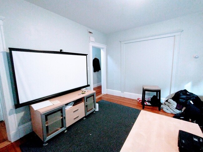 86 Conwell Ave in Somerville, MA - Building Photo - Building Photo