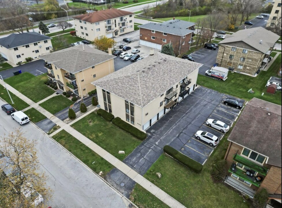 10323 Mayfield Ave in Oak Lawn, IL - Building Photo