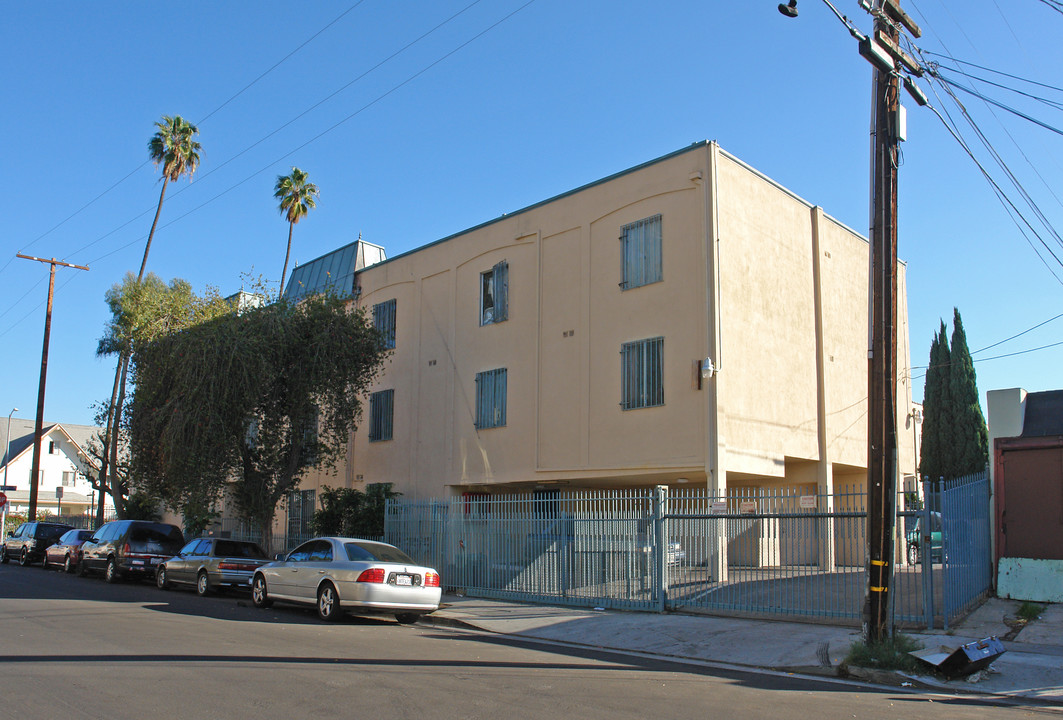 3066 W 15th St in Los Angeles, CA - Foto de edificio