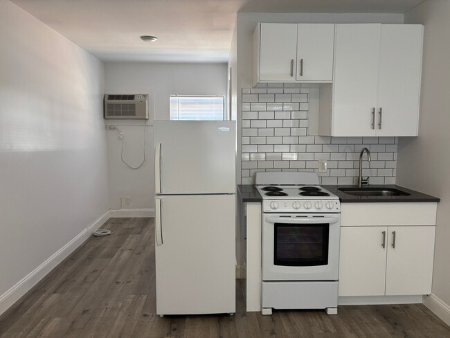 3507 Broadway, Unit 207 in West Palm Beach, FL - Foto de edificio - Building Photo