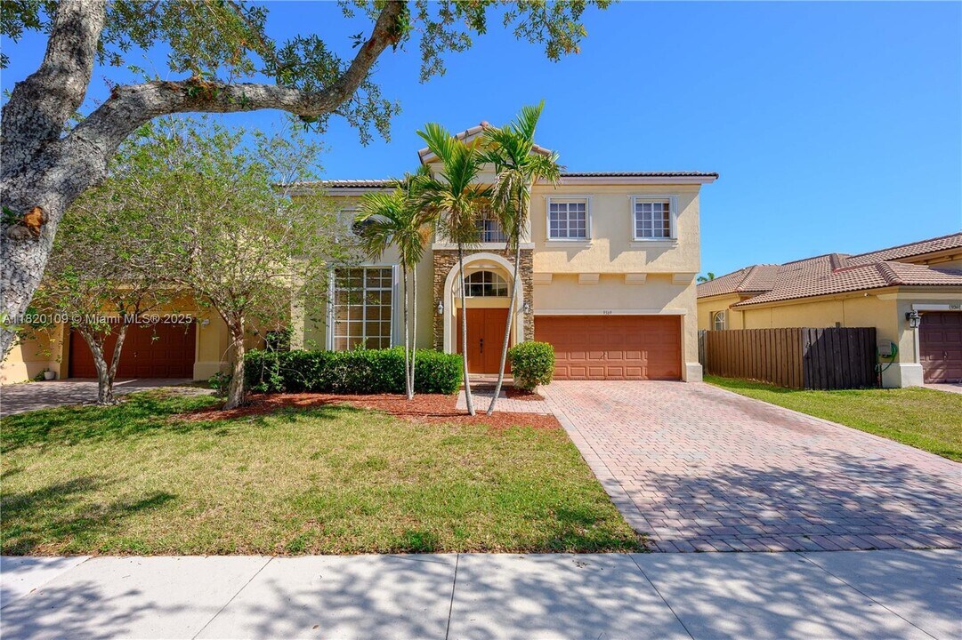 9369 SW 224th Terrace in Cutler Bay, FL - Building Photo