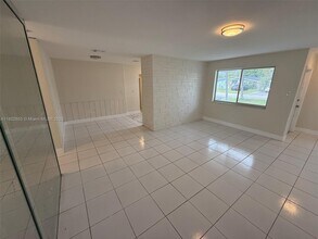 7410 Granada Blvd in Miramar, FL - Building Photo - Building Photo