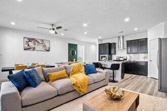 3121 Crown Gate Dr in Houston, TX - Building Photo - Building Photo