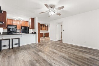 4860 Rolando Ct, Unit 27 in San Diego, CA - Building Photo - Building Photo