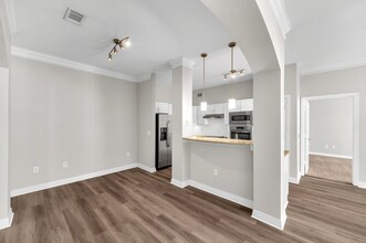 Calais Midtown in Houston, TX - Foto de edificio - Building Photo