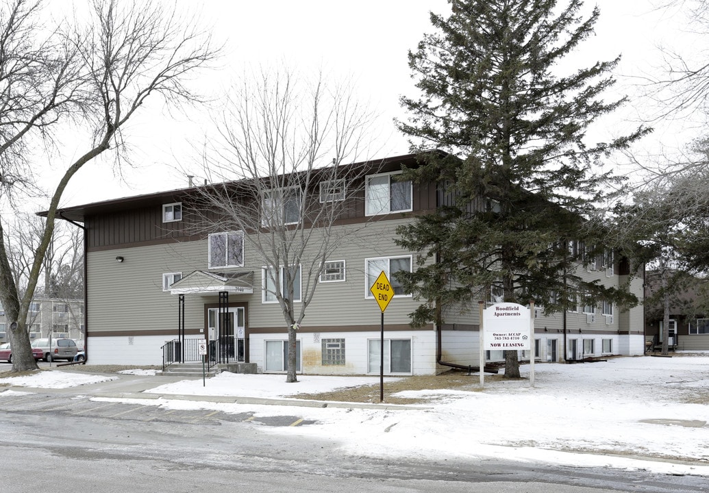 3940 Restwood Rd in Lexington, MN - Building Photo