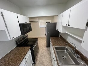 190 W 11th St, Unit 190 W 11 street in Hialeah, FL - Foto de edificio - Building Photo