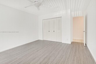 311 W Laurel Dr in Margate, FL - Building Photo - Building Photo