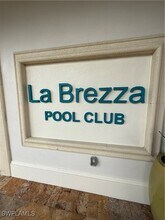 9719 Acqua Ct in Naples, FL - Foto de edificio - Building Photo