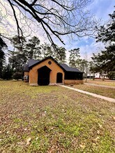 300 Dunnam Ave in Cleveland, TX - Building Photo - Building Photo