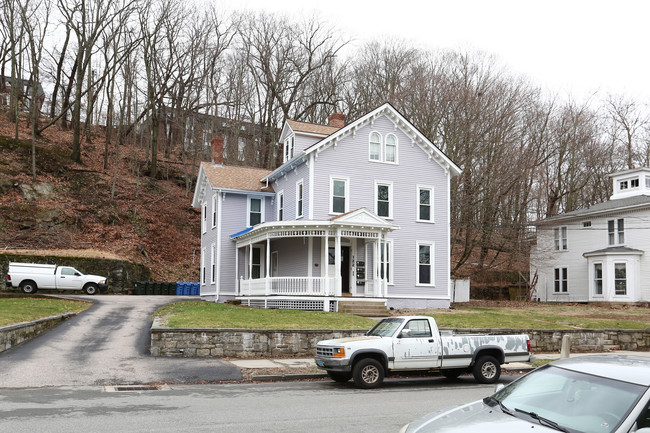 122 Union St in Norwich, CT - Building Photo - Building Photo