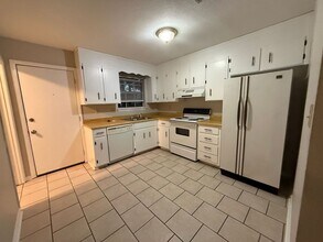 4943 Yacht Harbor Dr in Pensacola, FL - Building Photo - Building Photo