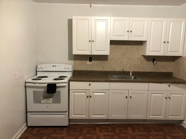 1434 NE 134th Rd in North Miami, FL - Building Photo - Building Photo