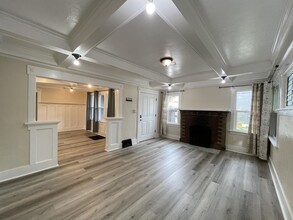 4303 8th Ave NE in Seattle, WA - Building Photo - Building Photo