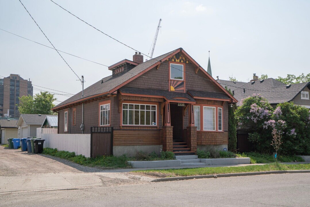 1216-1215 15 St SW in Calgary, AB - Building Photo