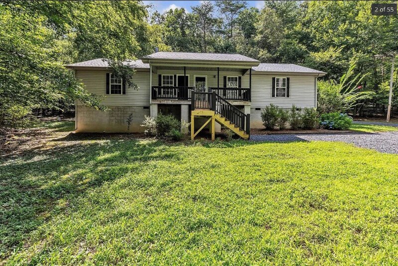 1469 Hickory Grove Rd in Ringgold, GA - Building Photo