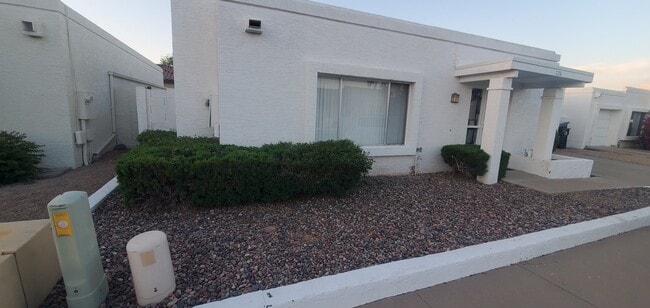 property at 726 E Villa Rita Dr