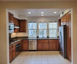 10280 Park Green Ln in Cupertino, CA - Building Photo - Building Photo