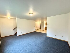 10 Lyon Ln in Essex Junction, VT - Building Photo - Building Photo