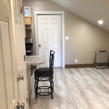 2400 L K Wood Blvd, Unit 2400A in Arcata, CA - Building Photo - Building Photo