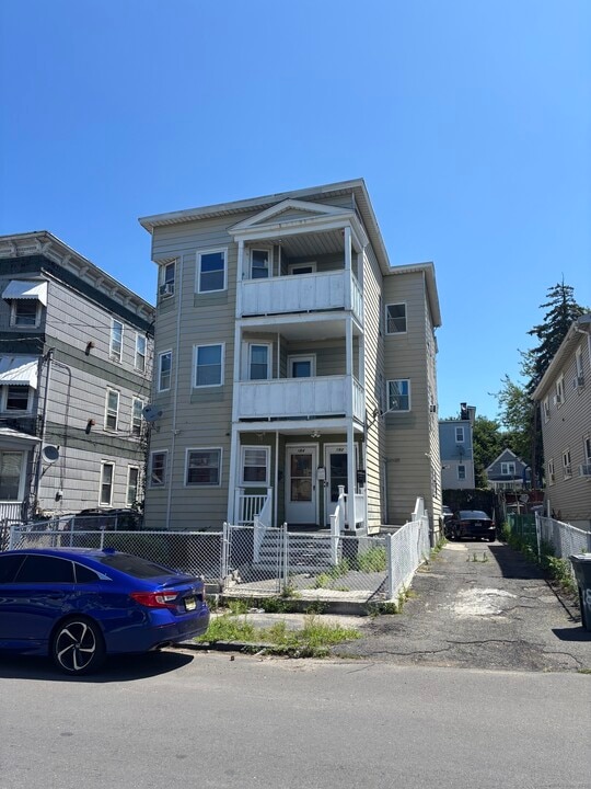 182 Sheridan St in Bridgeport, CT - Building Photo