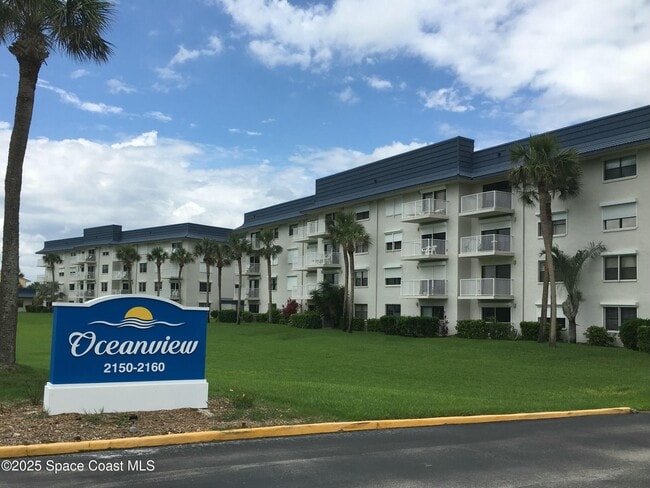 2160 N Hwy A1A in Indialantic, FL - Foto de edificio - Building Photo