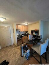 385 Dorchester St, Unit A10 in Boston, MA - Foto de edificio - Building Photo