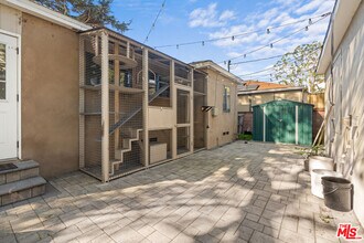 3972 Keeshen Dr in Los Angeles, CA - Building Photo - Building Photo