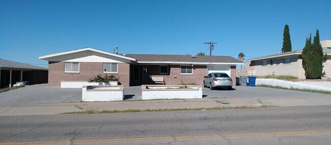 112 De Leon Dr in El Paso, TX - Building Photo - Building Photo