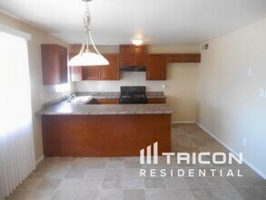 3701 E Greenway Ln in Phoenix, AZ - Building Photo - Building Photo