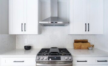 17552 Wayne Ave in Irvine, CA - Building Photo - Building Photo