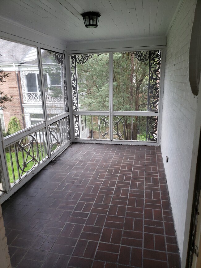 24 S Portage Path in Akron, OH - Building Photo - Building Photo