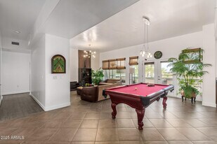 945 E Playa Del Norte Dr in Tempe, AZ - Building Photo