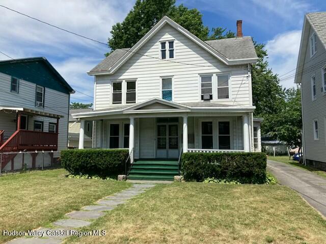 61 Downs St in Kingston, NY - Building Photo