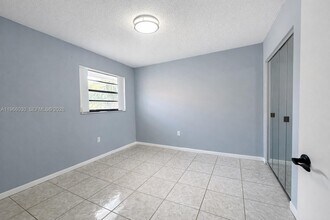 550 SW 115th Ave in Miami, FL - Building Photo - Building Photo