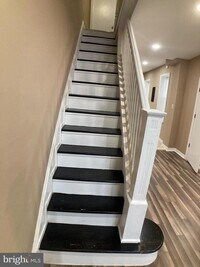 207 E Cambria St photo'