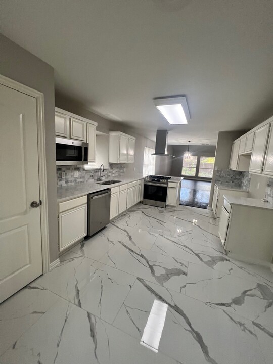 2213 Ridgewood Dr in McKinney, TX - Building Photo