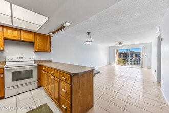 2135 N Courtenay Pkwy in Merritt Island, FL - Building Photo - Building Photo