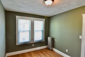 106 Brook St in Quincy, MA - Building Photo - Building Photo