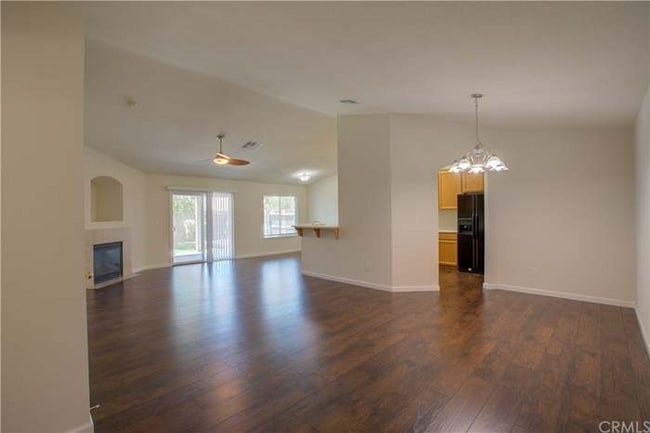 2073 Solis St in Merced, CA - Foto de edificio - Building Photo