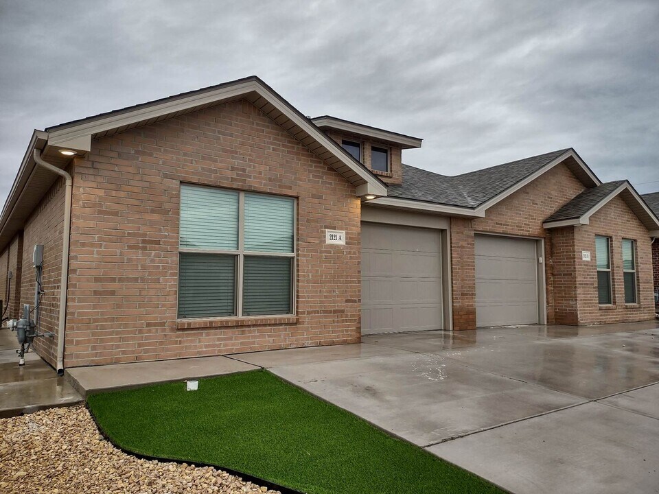 2121 N Jayton Ave in Lubbock, TX - Building Photo