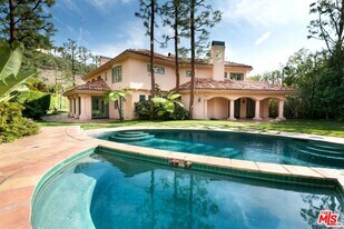 1450 Cuesta Linda Dr in Los Angeles, CA - Building Photo