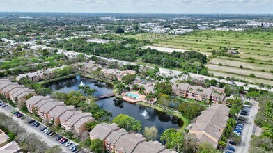 3844 Lyons Rd in Coconut Creek, FL - Foto de edificio - Building Photo