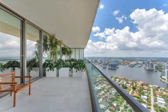 18975 Collins Ave, Unit # 5302 in Sunny Isles Beach, FL - Building Photo - Building Photo